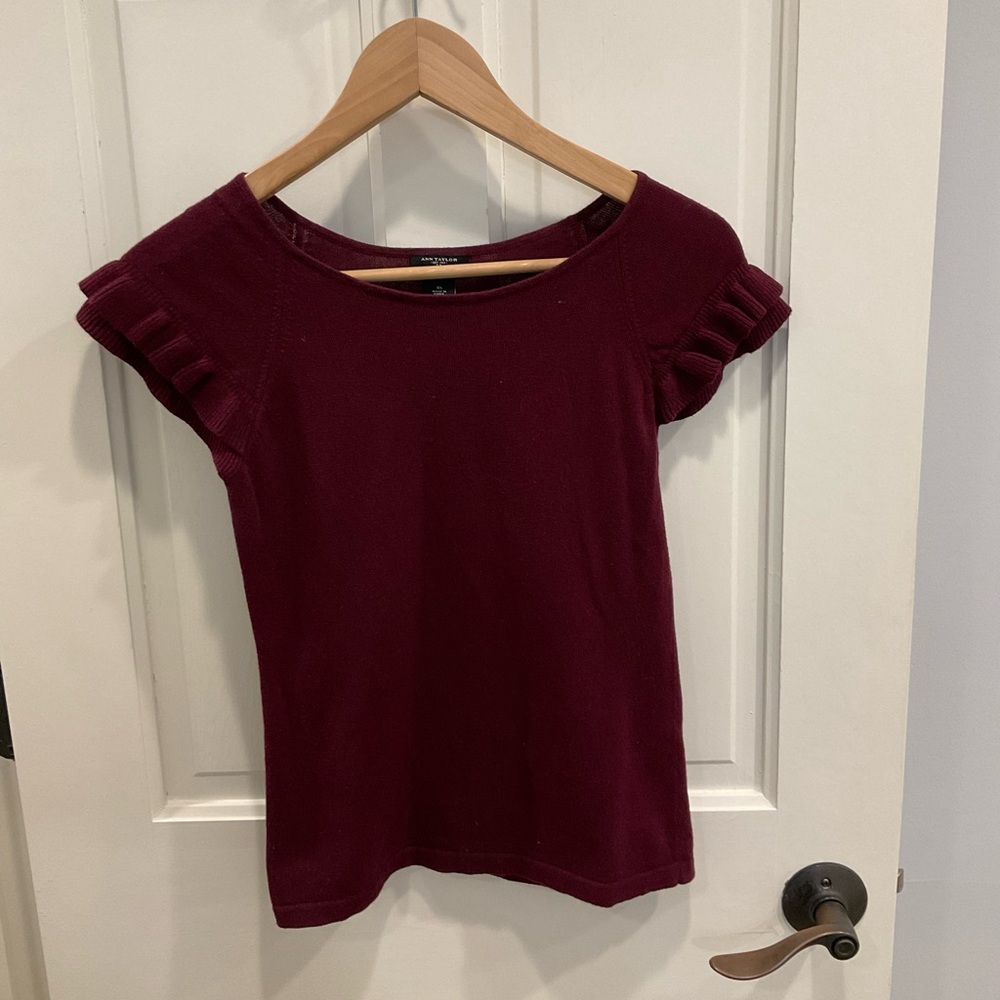 Ann Taylor Women’s Ruffle Sleeves Burgundy Sweater Size XS